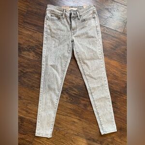 NWT Levi's Light Gray Women's Skinny Jeans